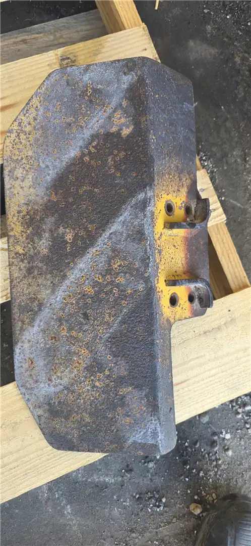 USED GUARD LH image 2