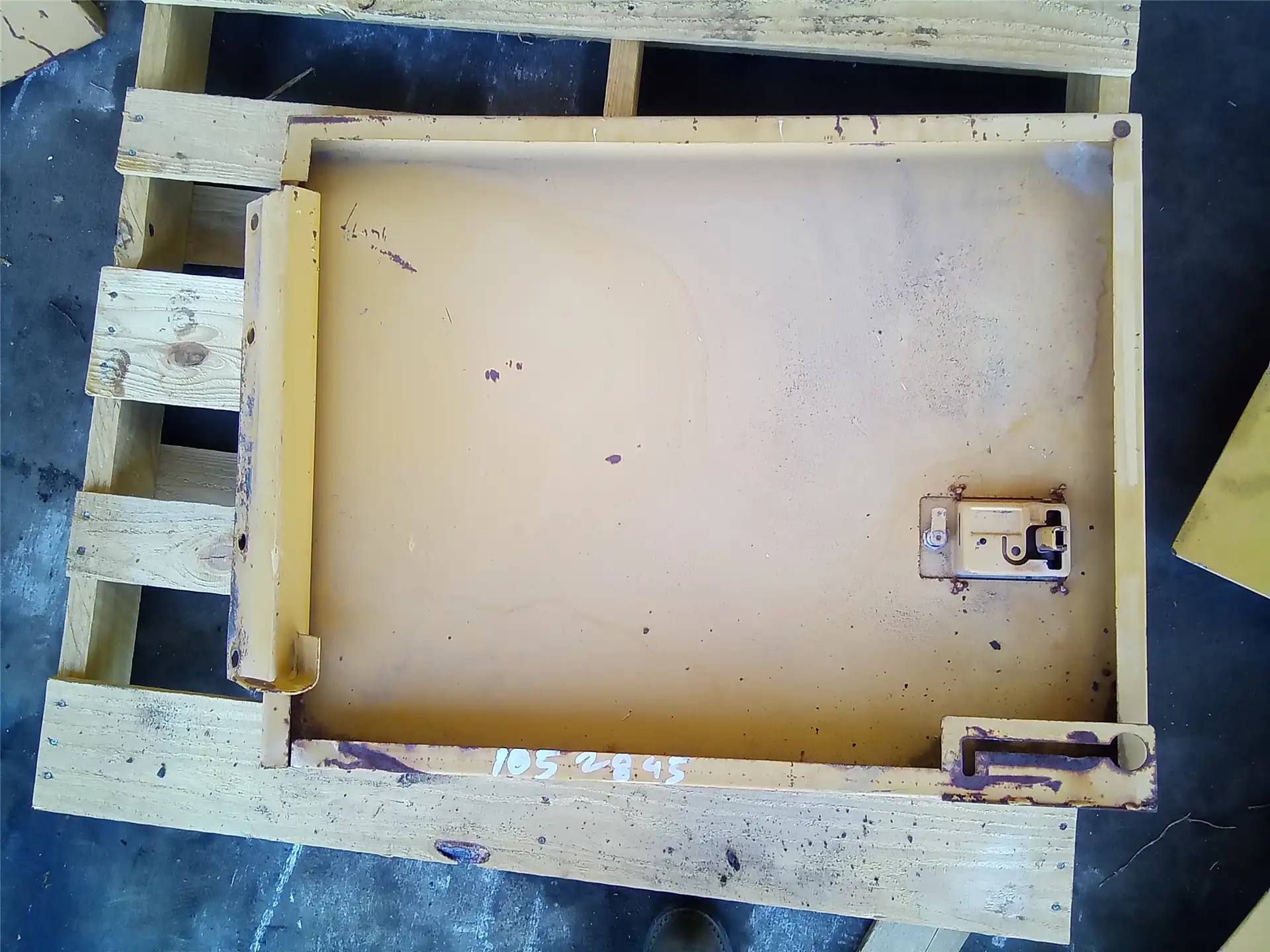 USED RH ENGINE PAN image 2