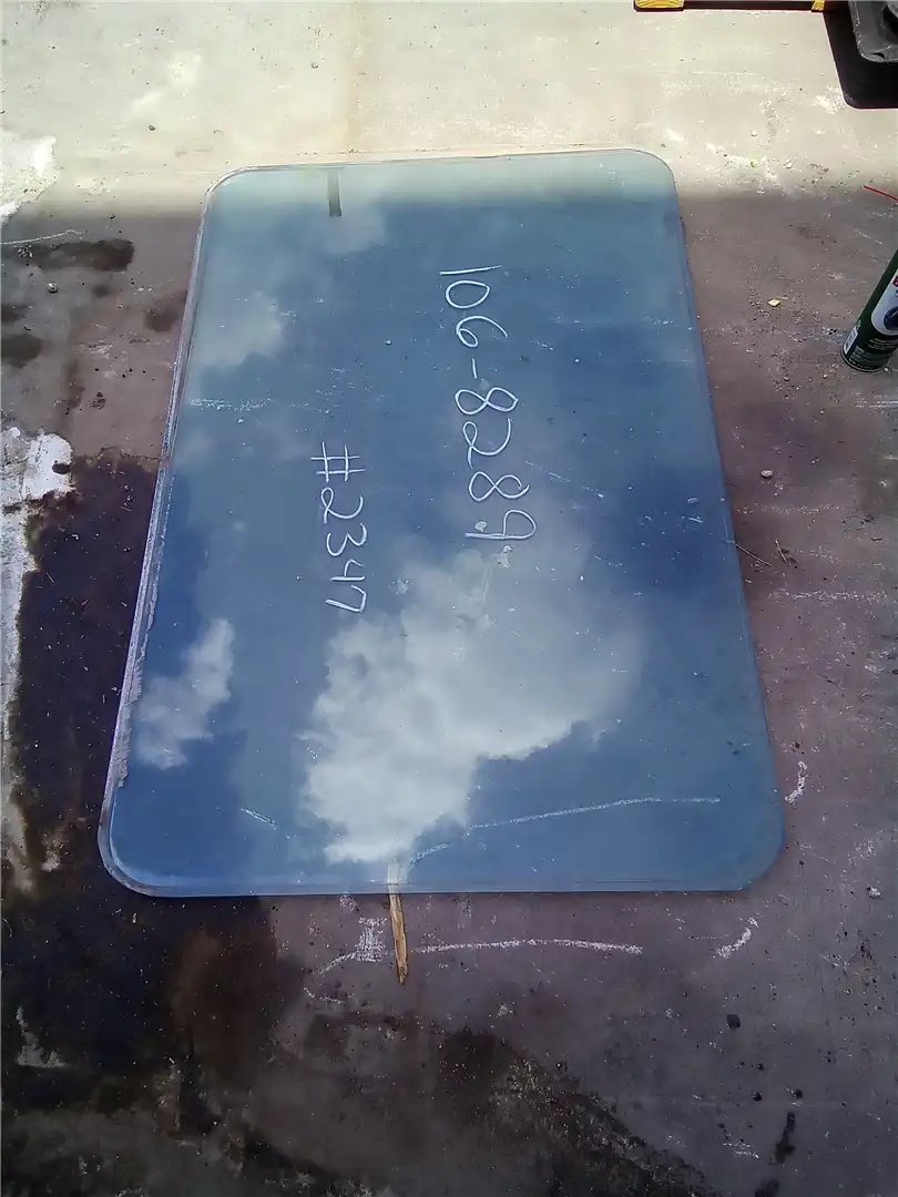 USED FRONT GLASS image 2