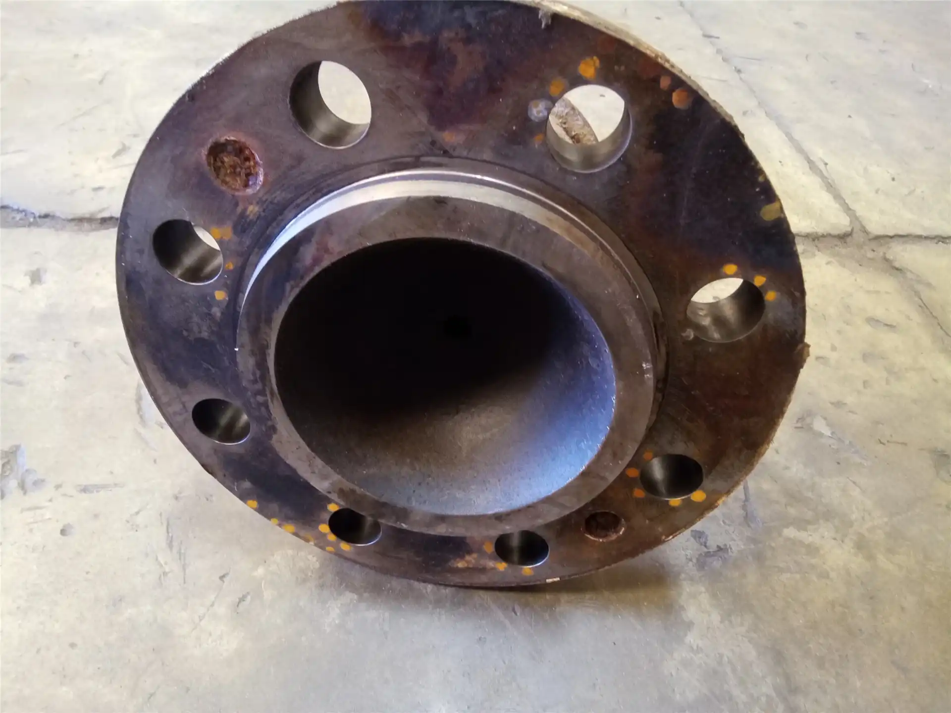 USED PIVOT SHAFT image 2