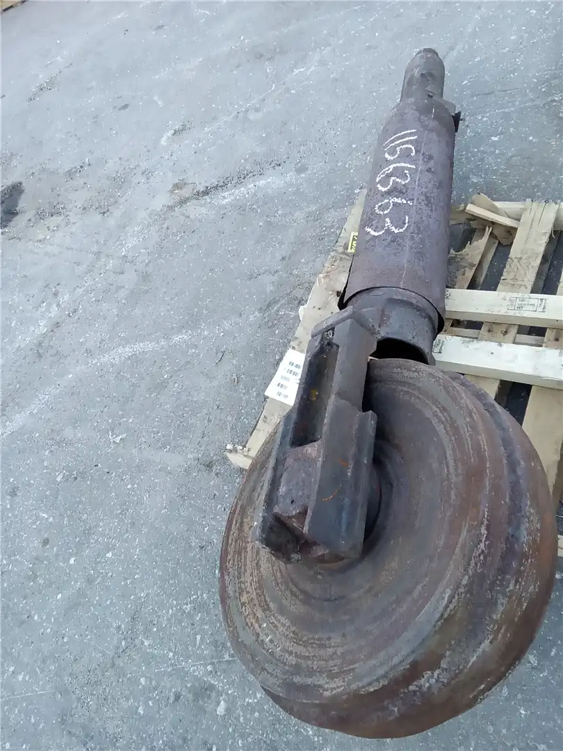 USED FRONT IDLER image 2