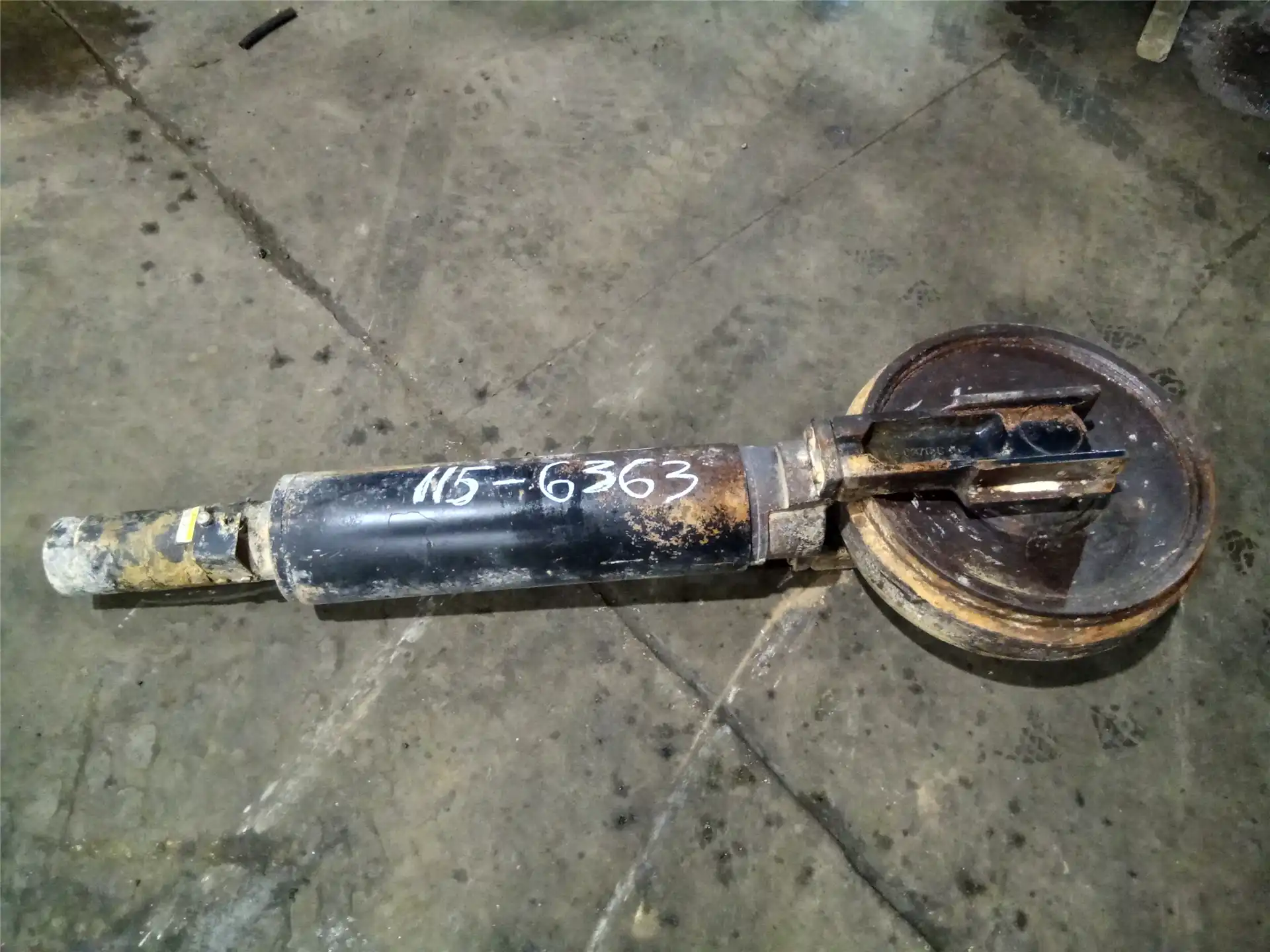 USED FRONT IDLER image 3