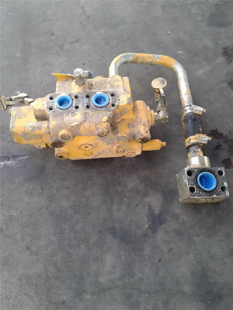 USED STEERING VALV image 2