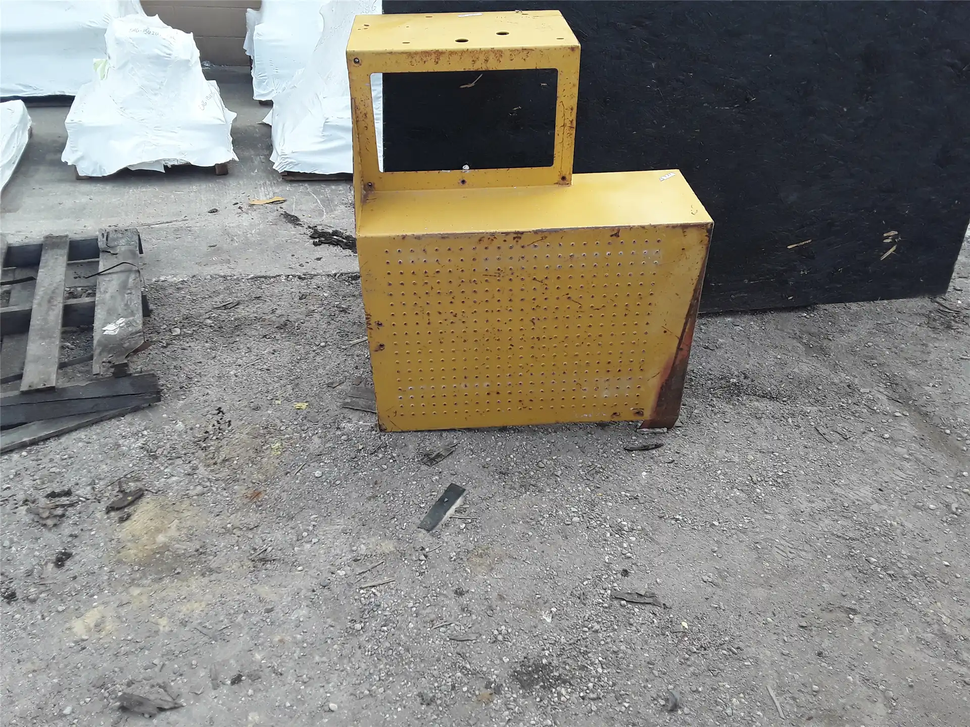 USED FENDER indicator image 1