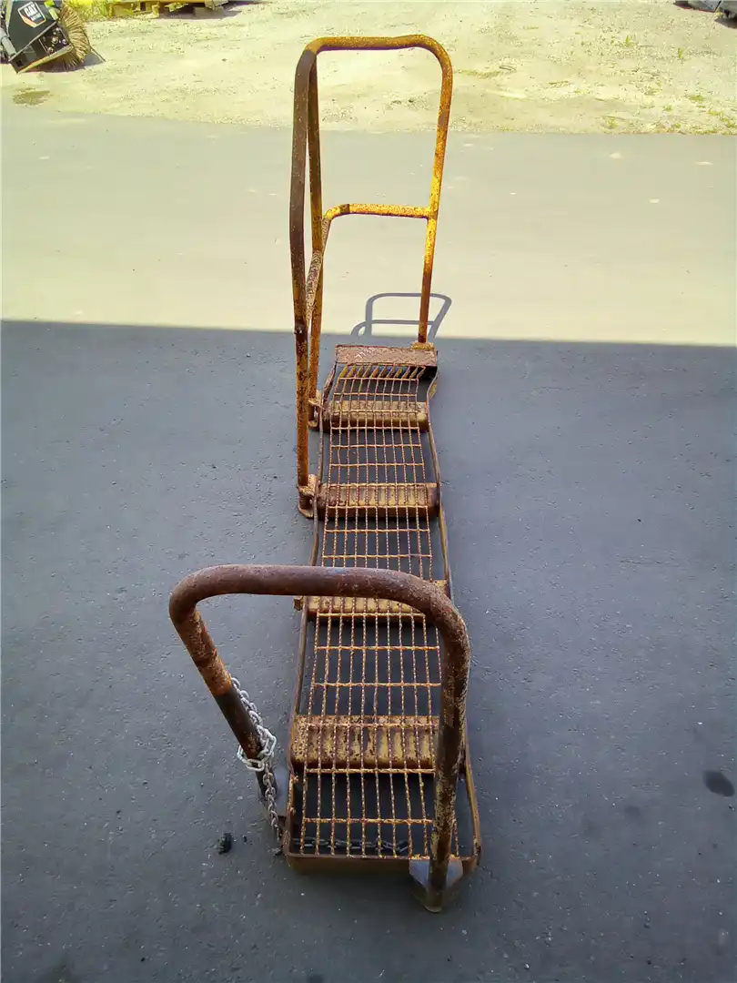 USED WALKWAY image 2