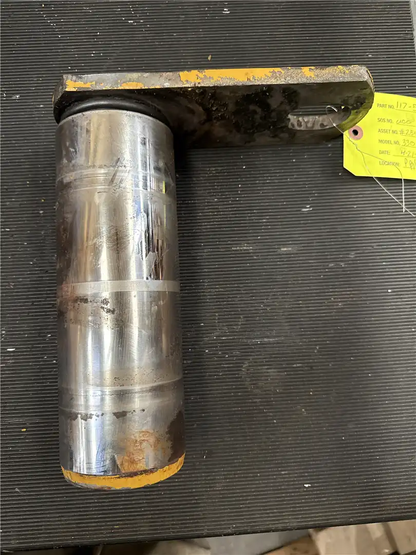 USED BOOM CYL PIN image 4
