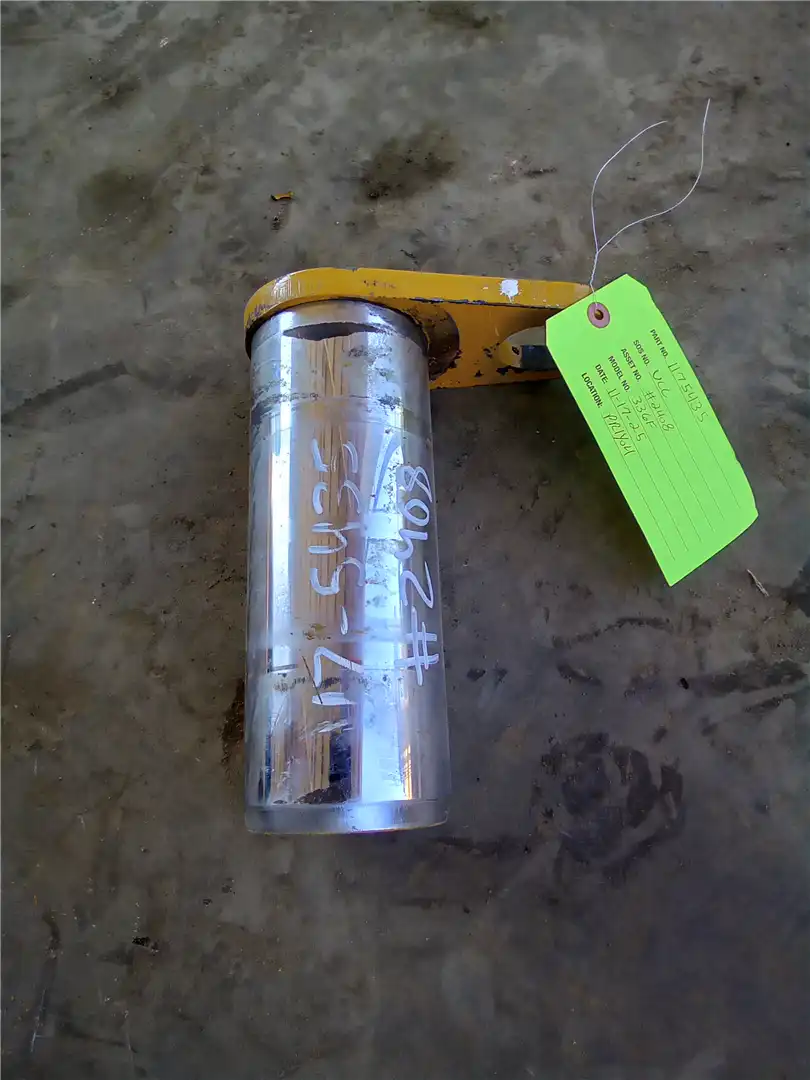 USED BOOM CYL PIN image 3