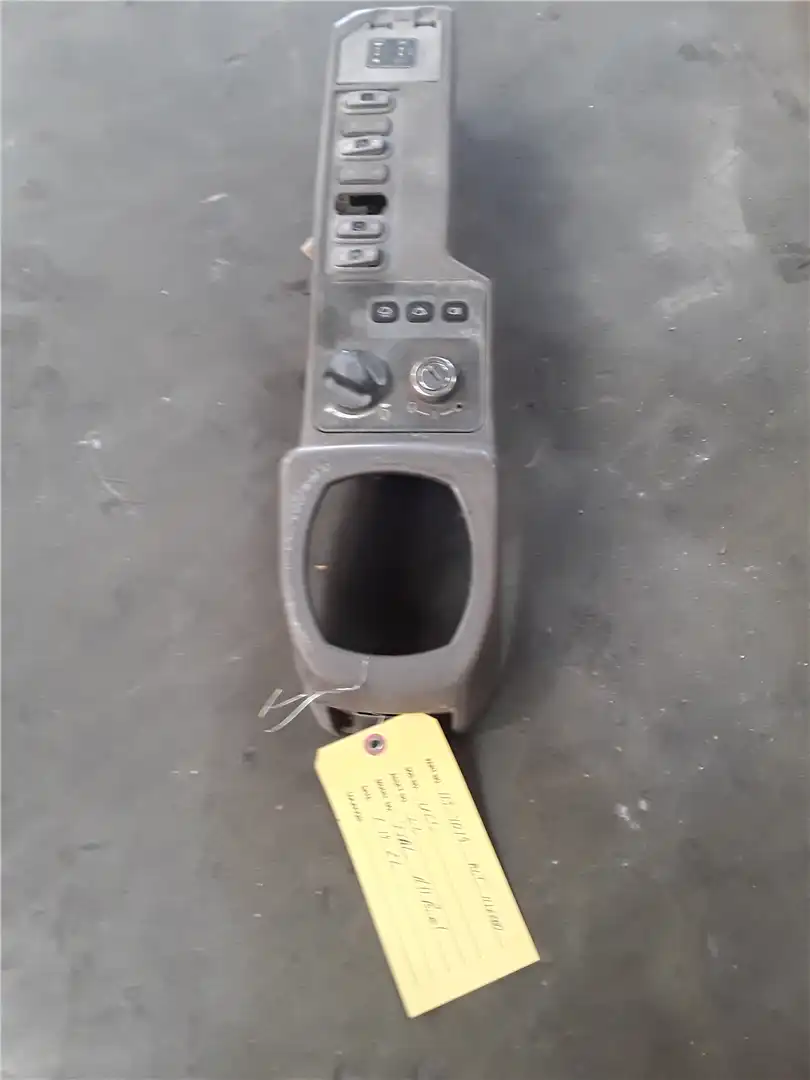 USED RH PANEL indicator image 1