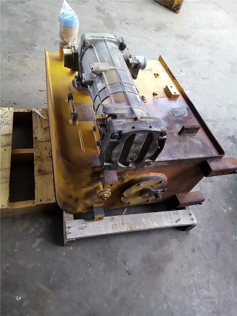 USED HYD TANK image 2