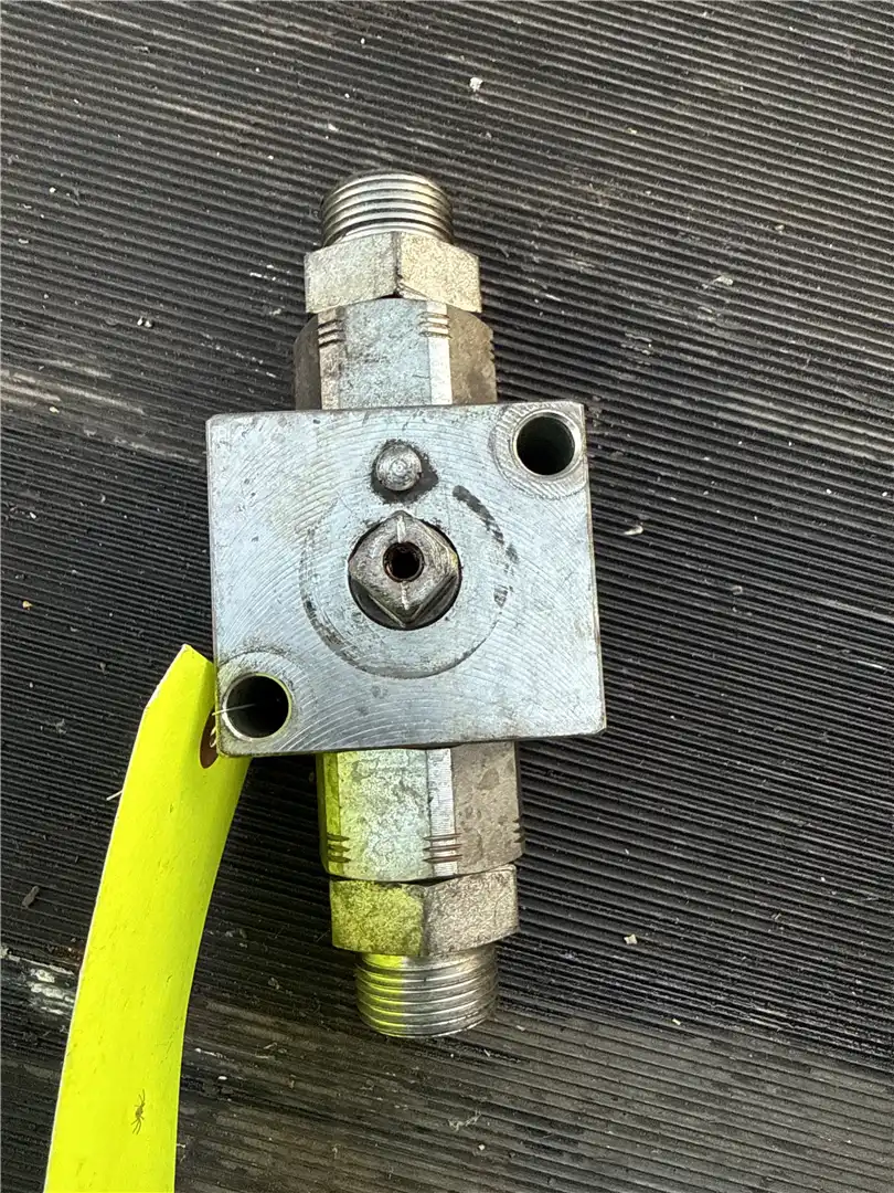 USED VALVE AS image 2