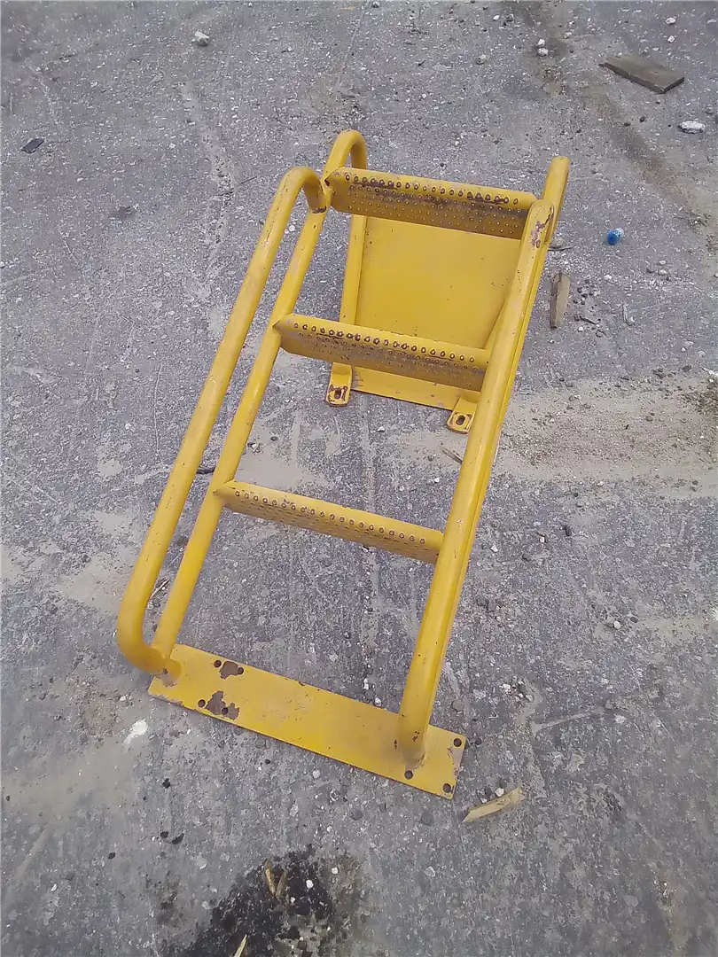 USED LADDER image 7