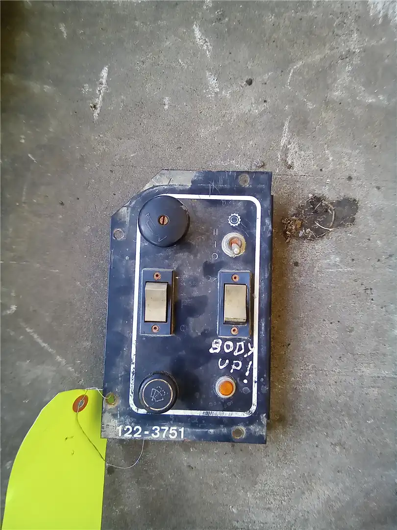 USED PANEL indicator image 1
