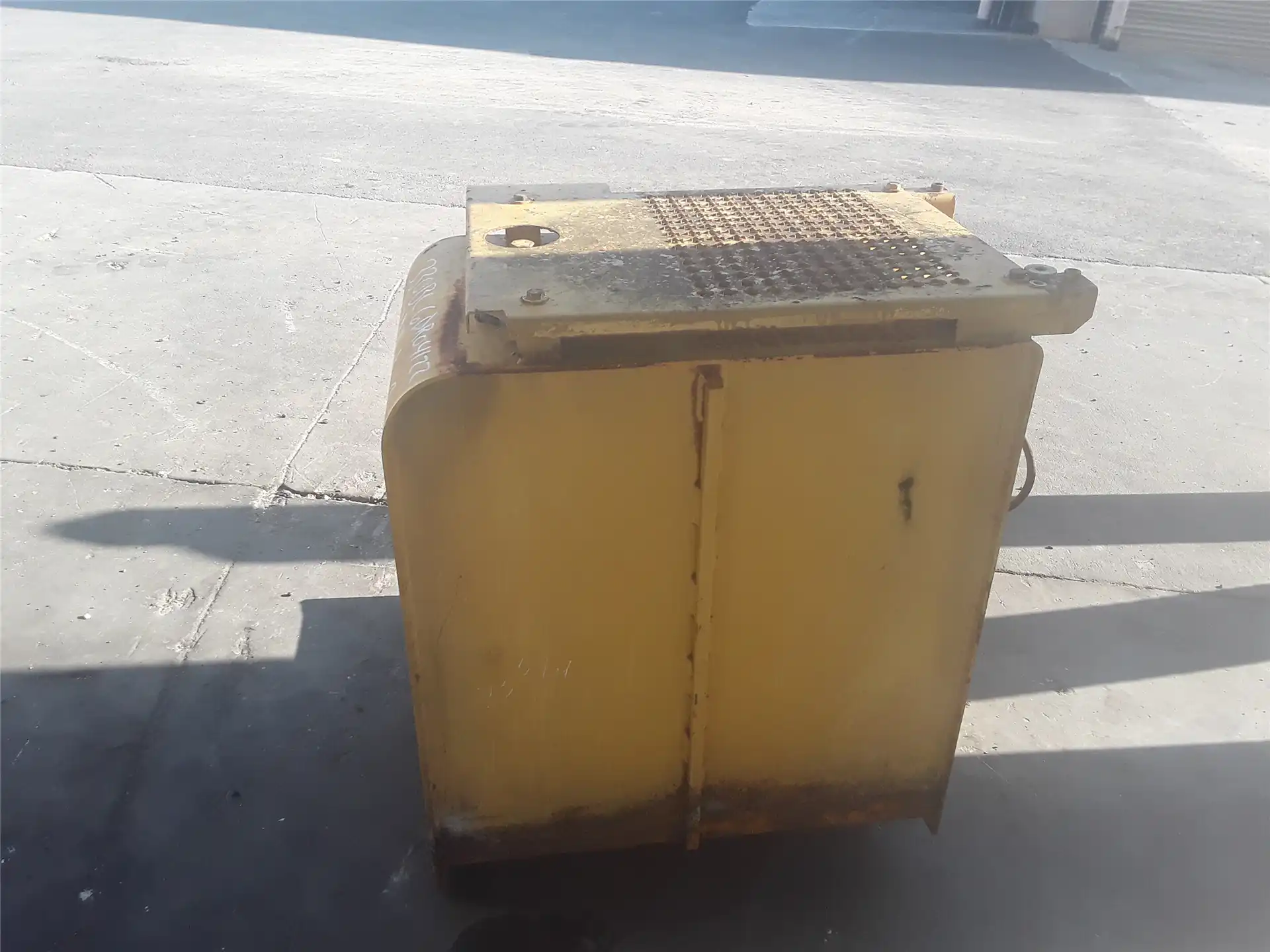 USED HYDRAULIC TAN image 2