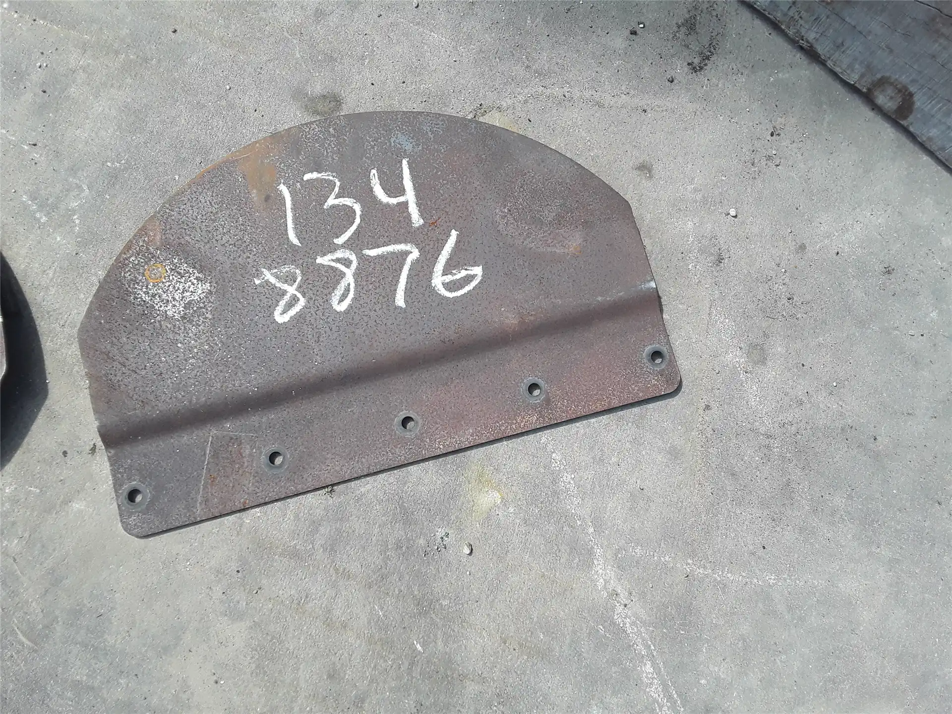 USED BOTTOM GUARD image 4