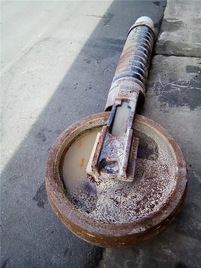 USED IDLER GP FRON image 4