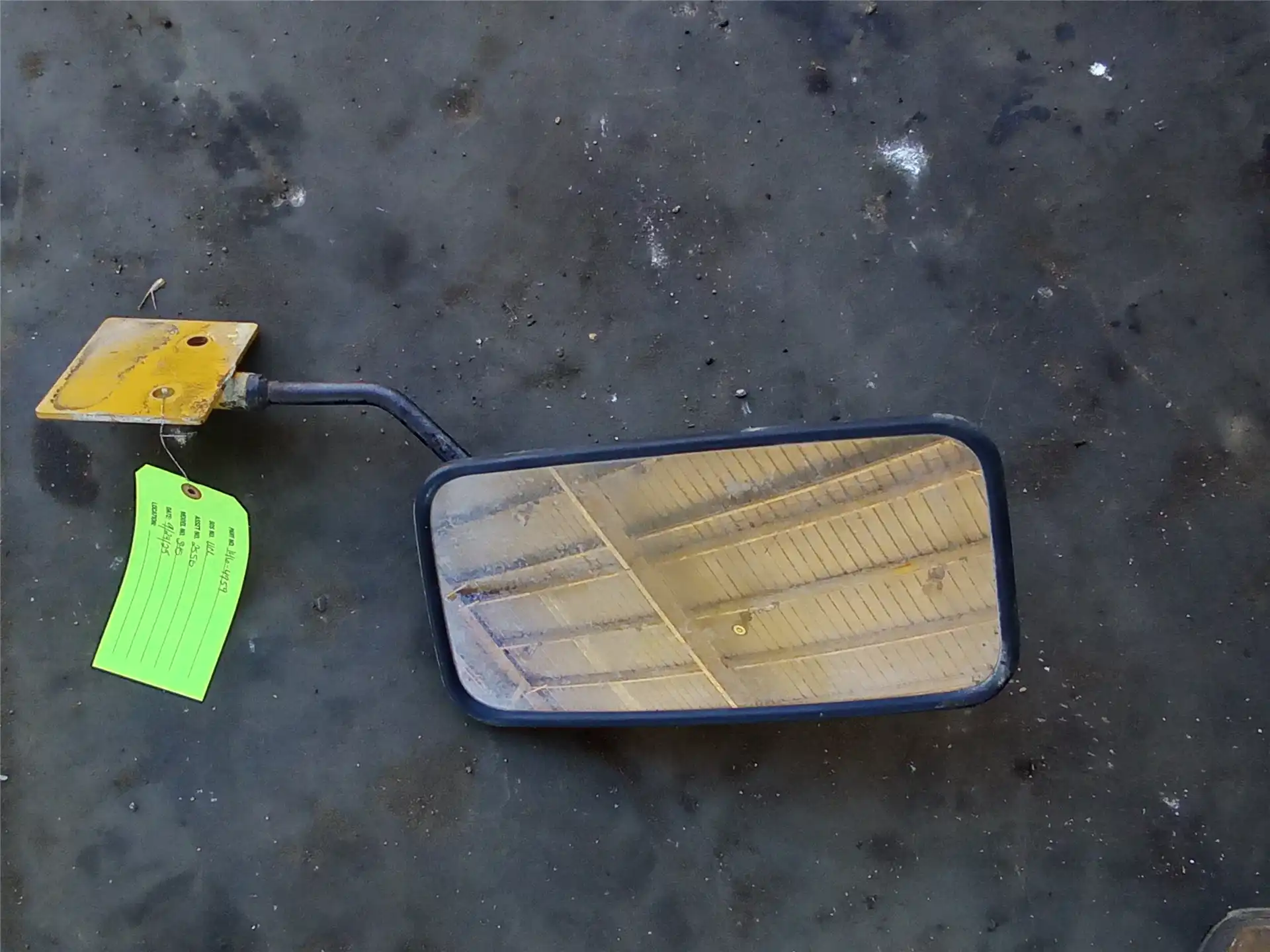 USED MIRROR indicator image 1