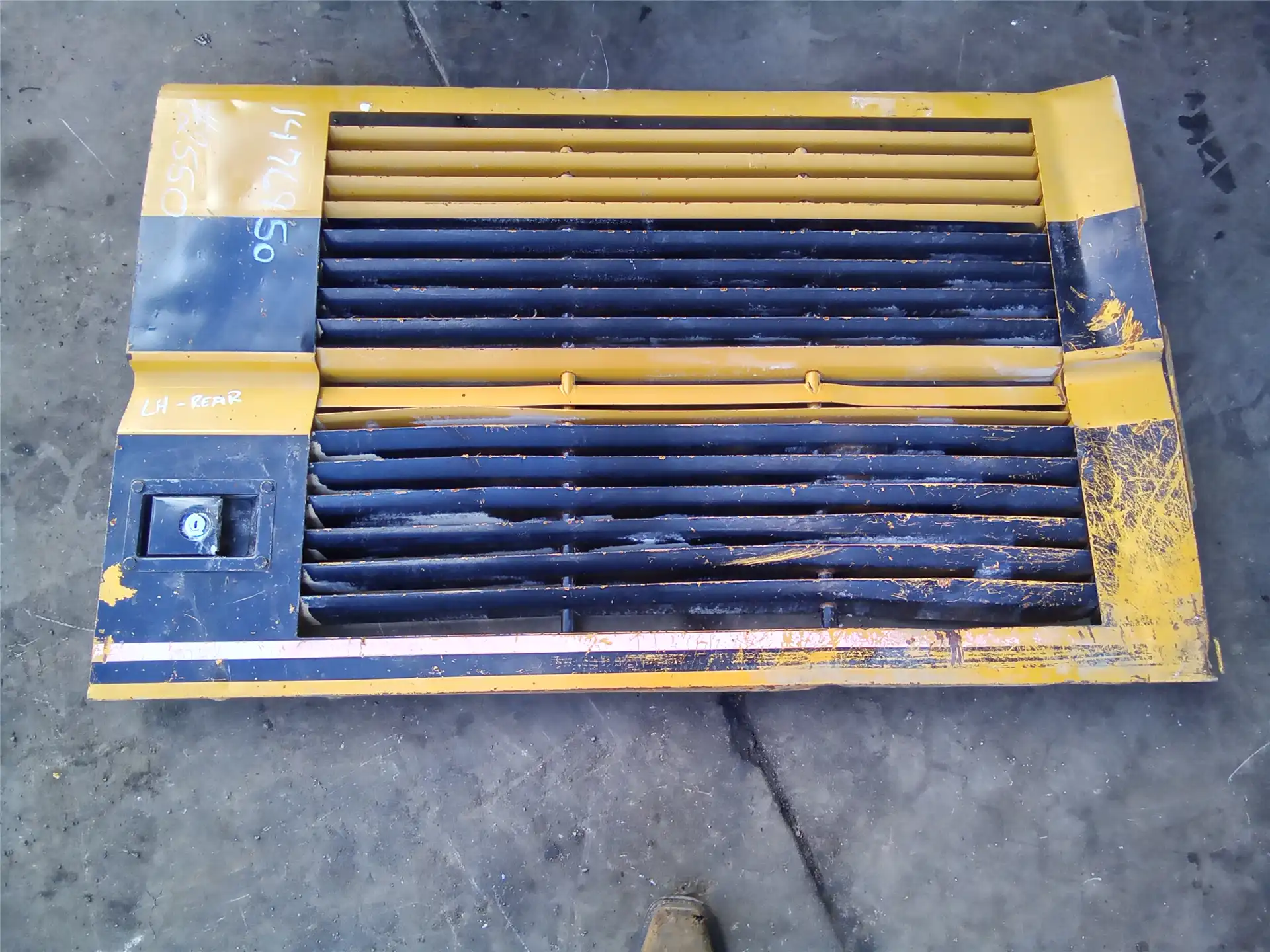 USED ACCESS DOOR indicator image 1
