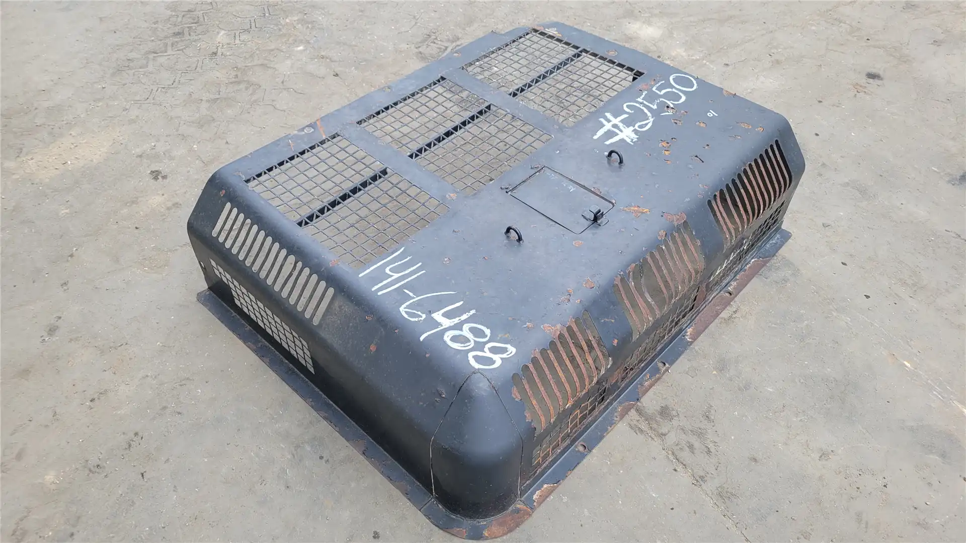 USED HOOD image 2