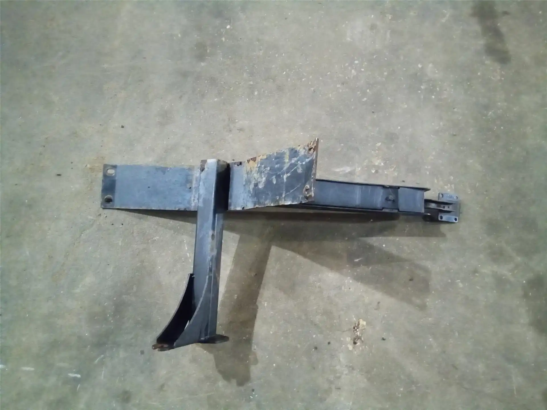 USED RH BRACKET image 2