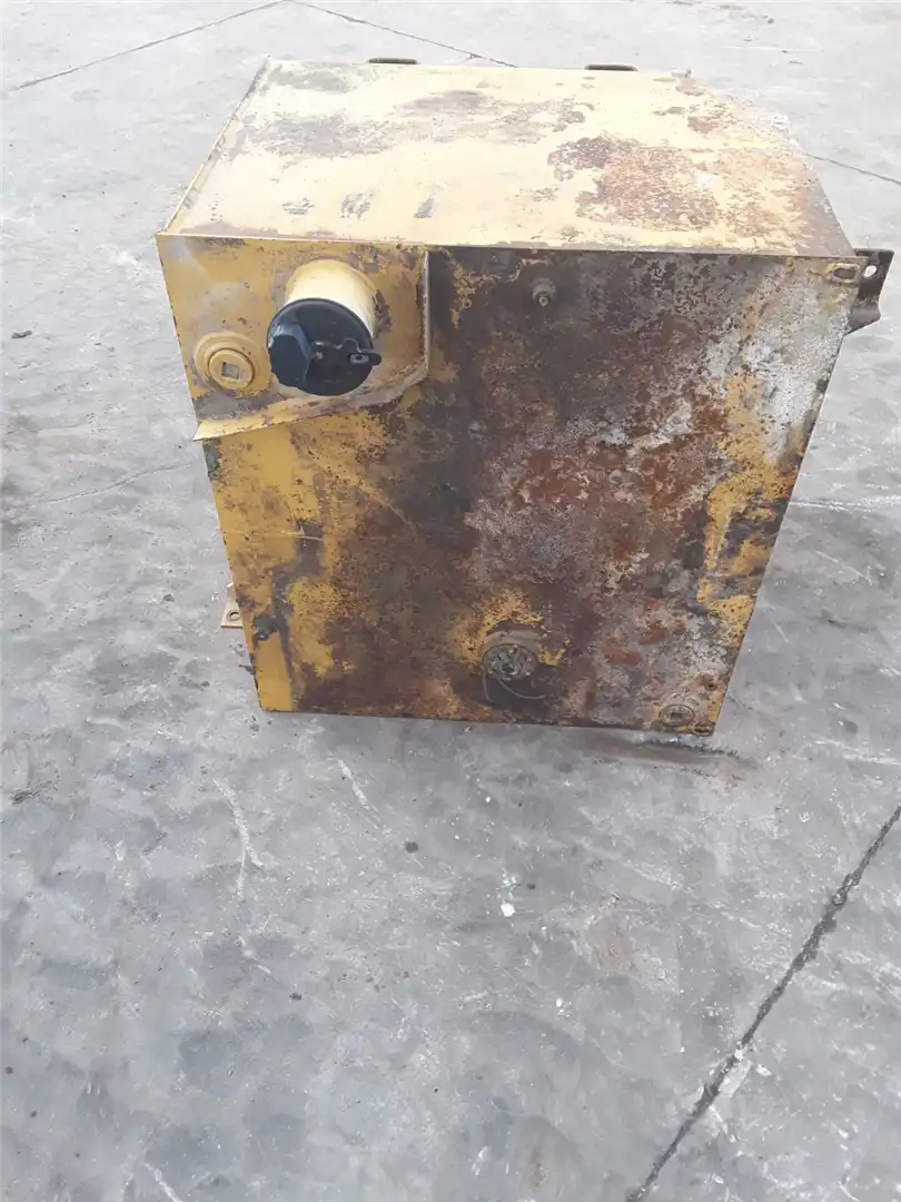 USED FUEL TANK AS image 4