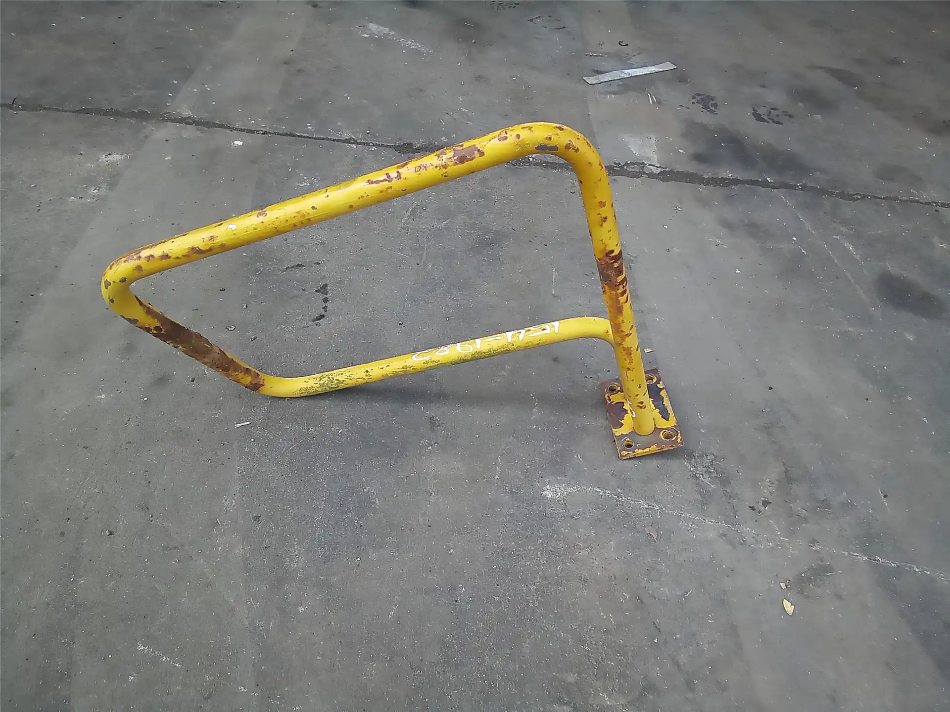 USED LH BRACKET AS image 2