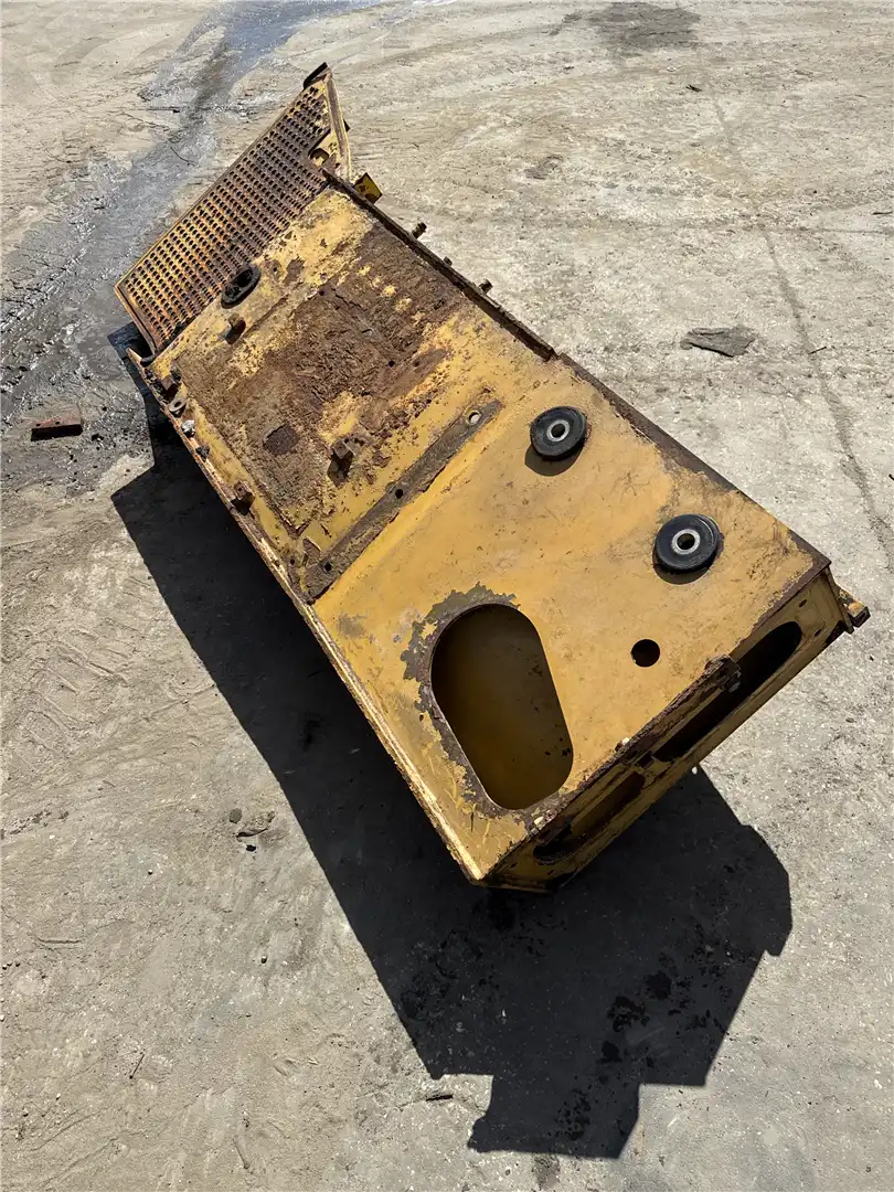 USED RH FENDER AS indicator image 1