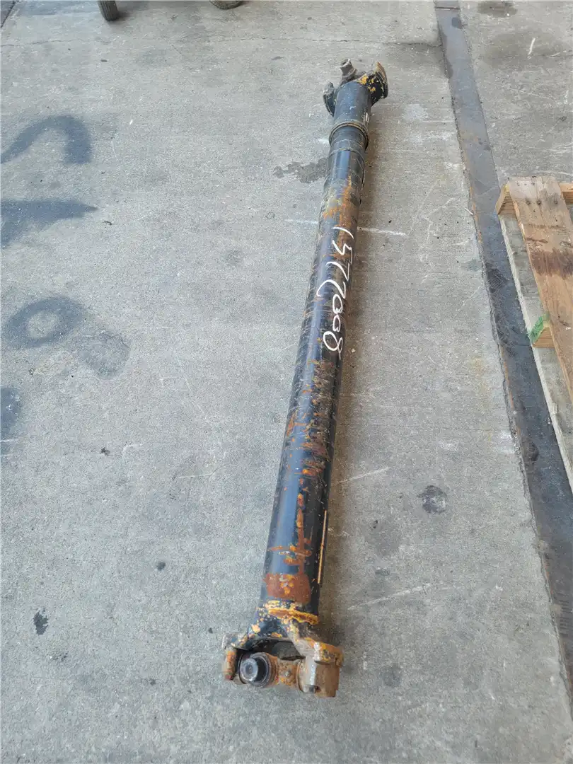 USED DRIVE SHAFT image 2