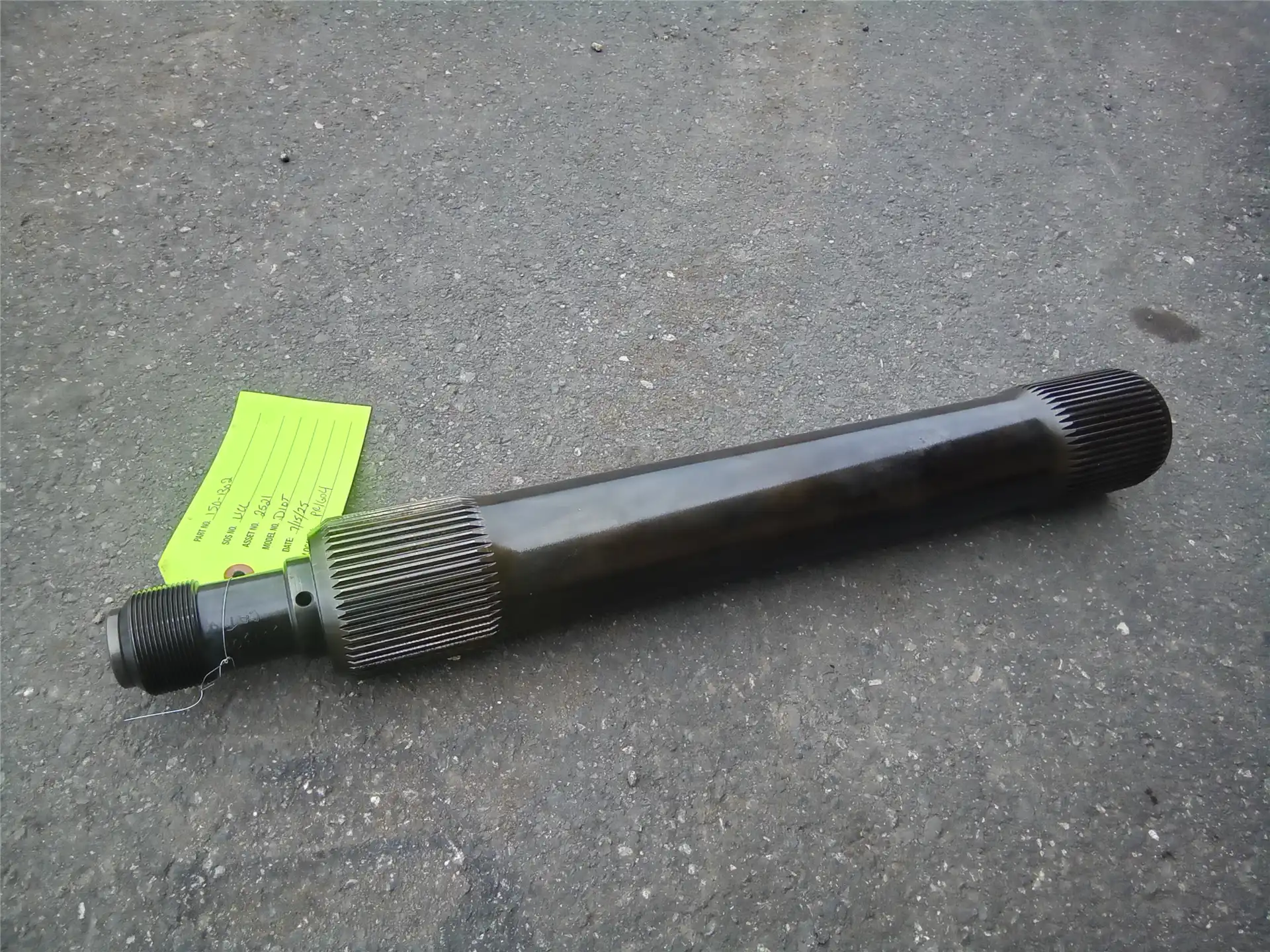 USED AXLE SHAFT indicator image 1