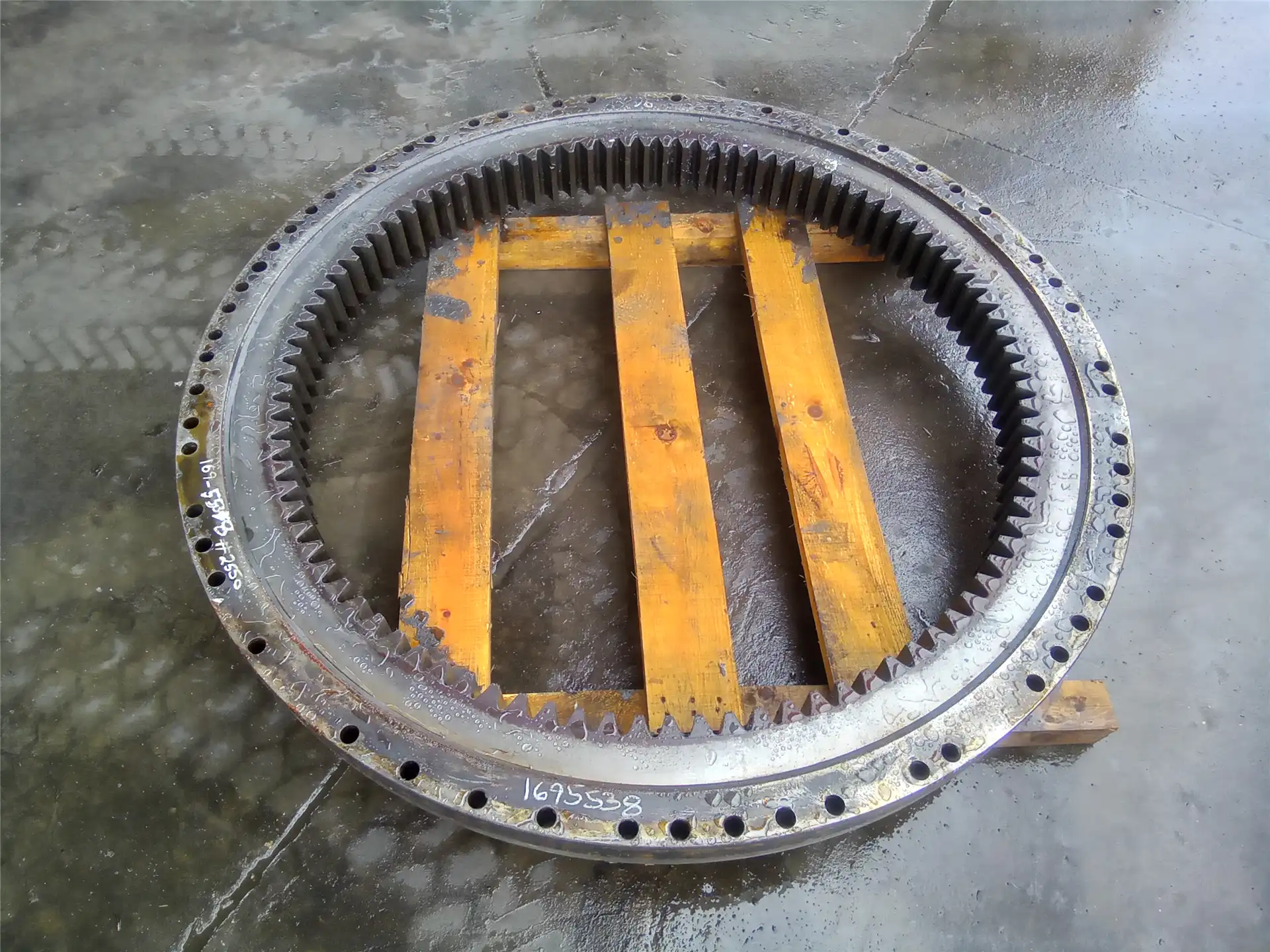 USED SWING GEAR indicator image 1