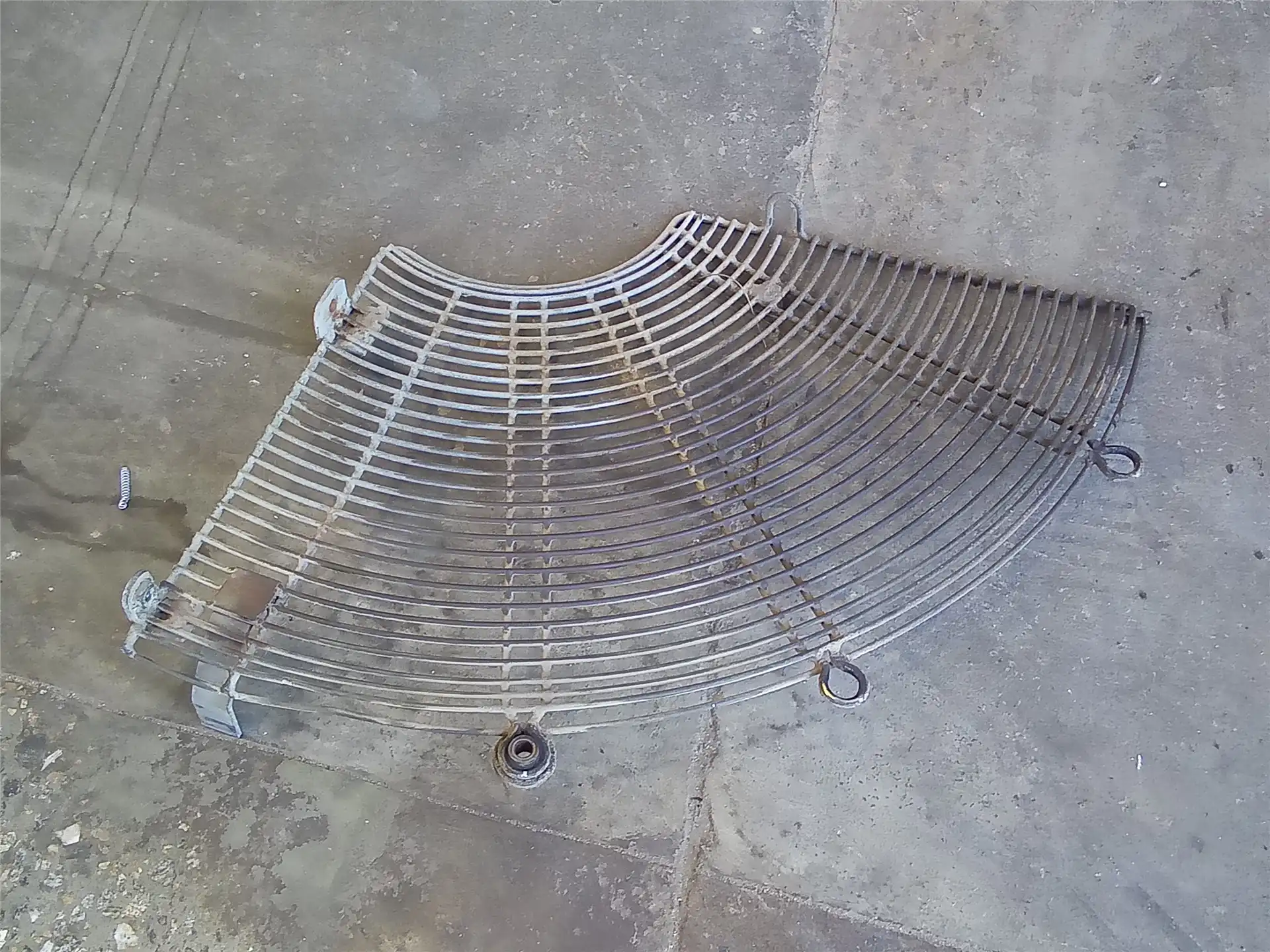 USED FAN GUARD image 2