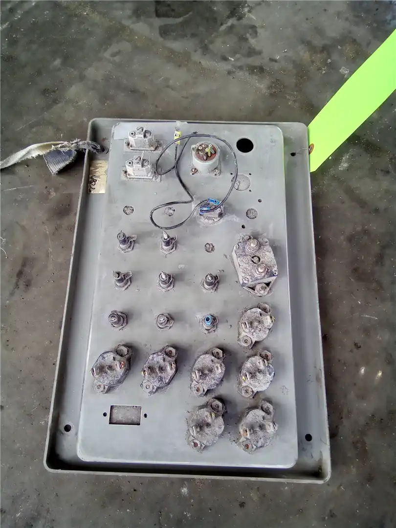 USED COVER image 2