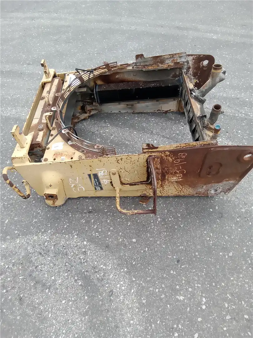 USED RADIATOR GUAR image 2