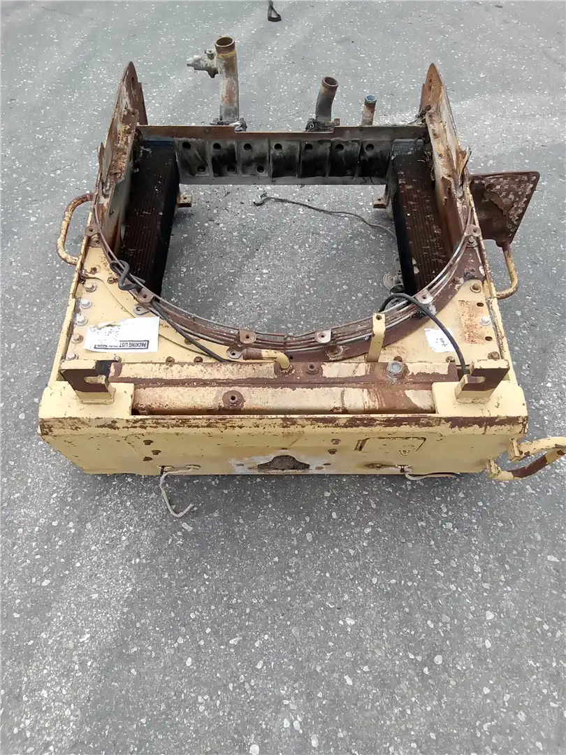 USED RADIATOR GUAR image 3