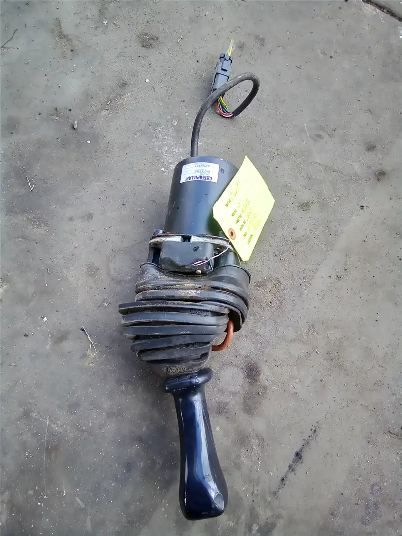USED RH JOYSTICK image 2