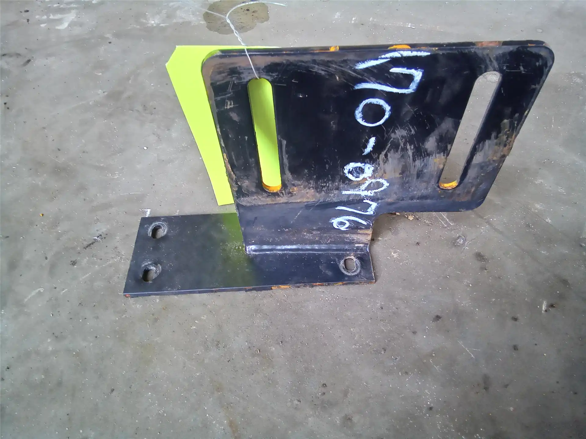 USED BRACKET image 3
