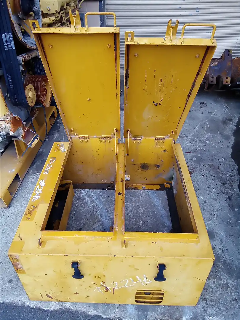 USED TOOL BOX image 4