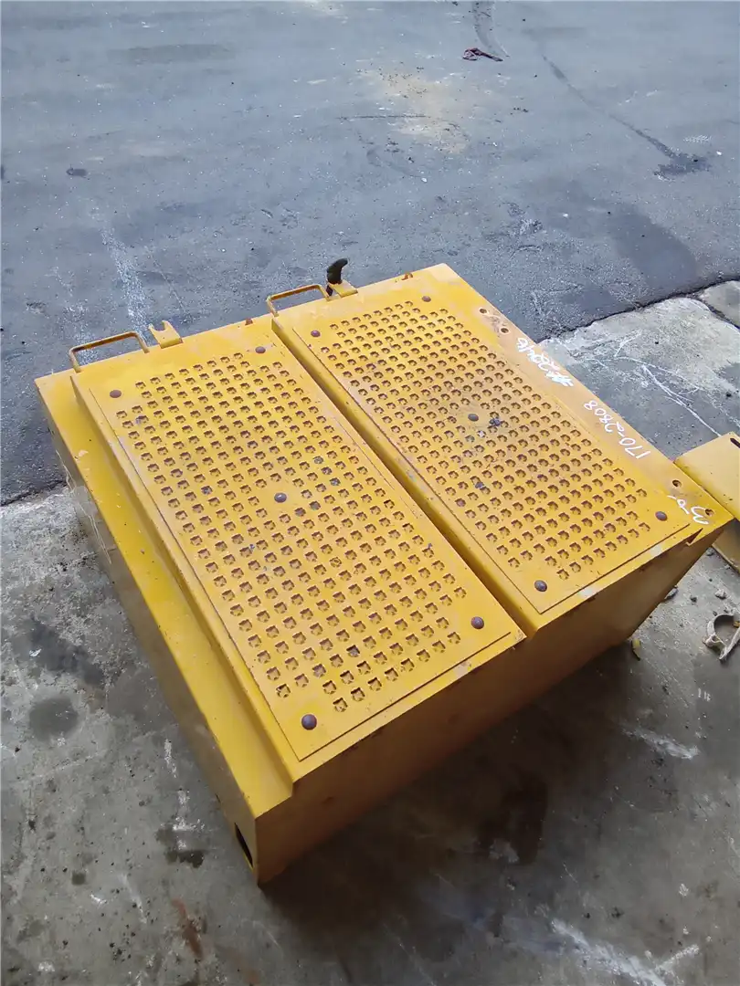 USED TOOL BOX image 2