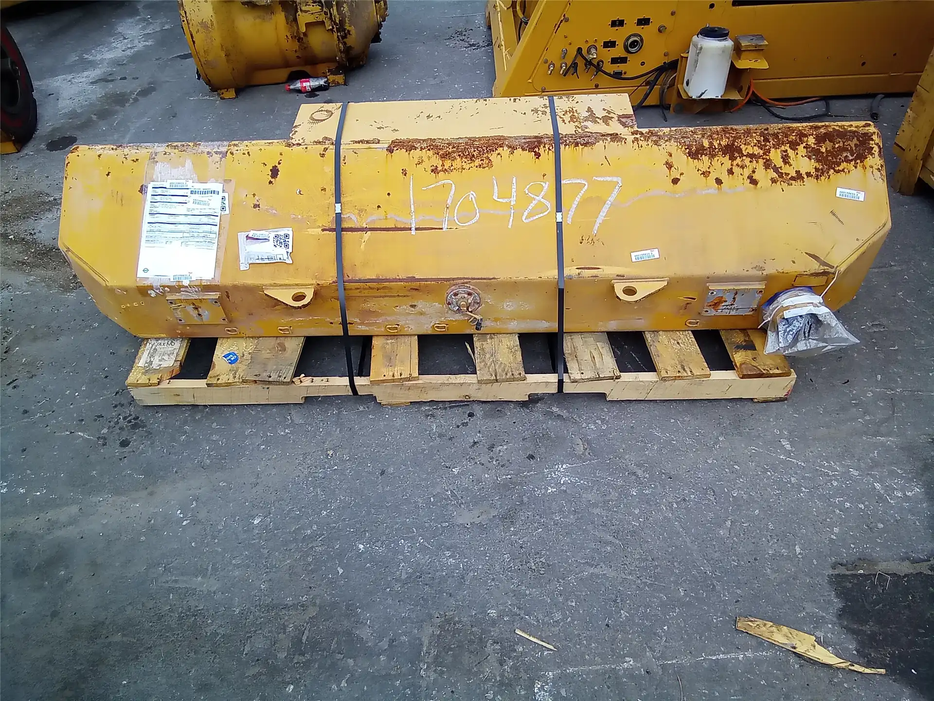 USED FUEL TANK image 3