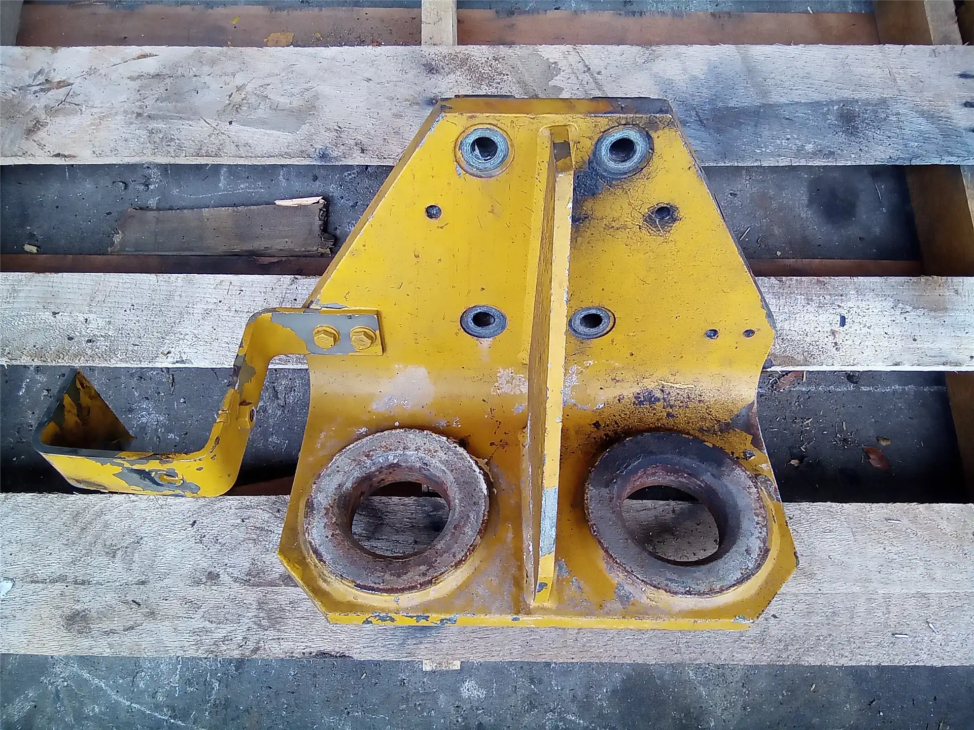 USED BRACKET image 2