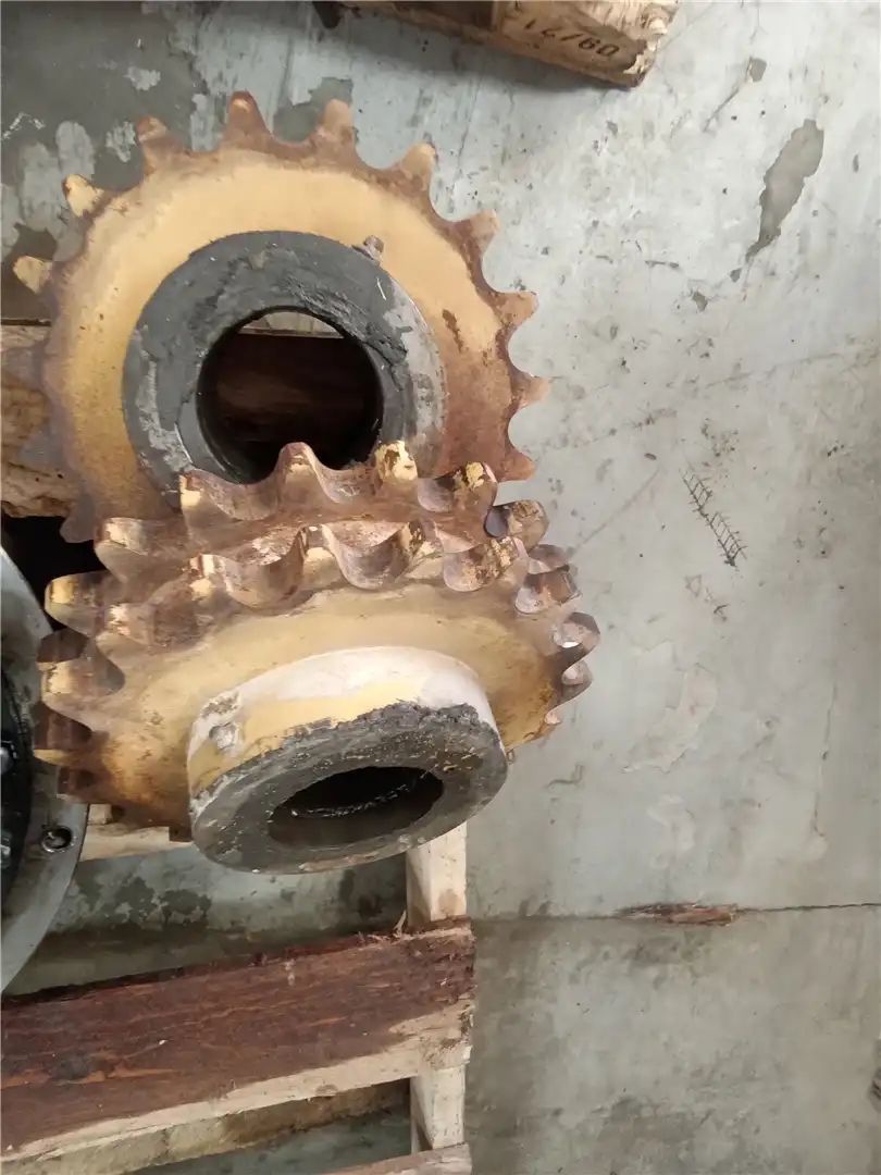 USED SPROCKET image 2