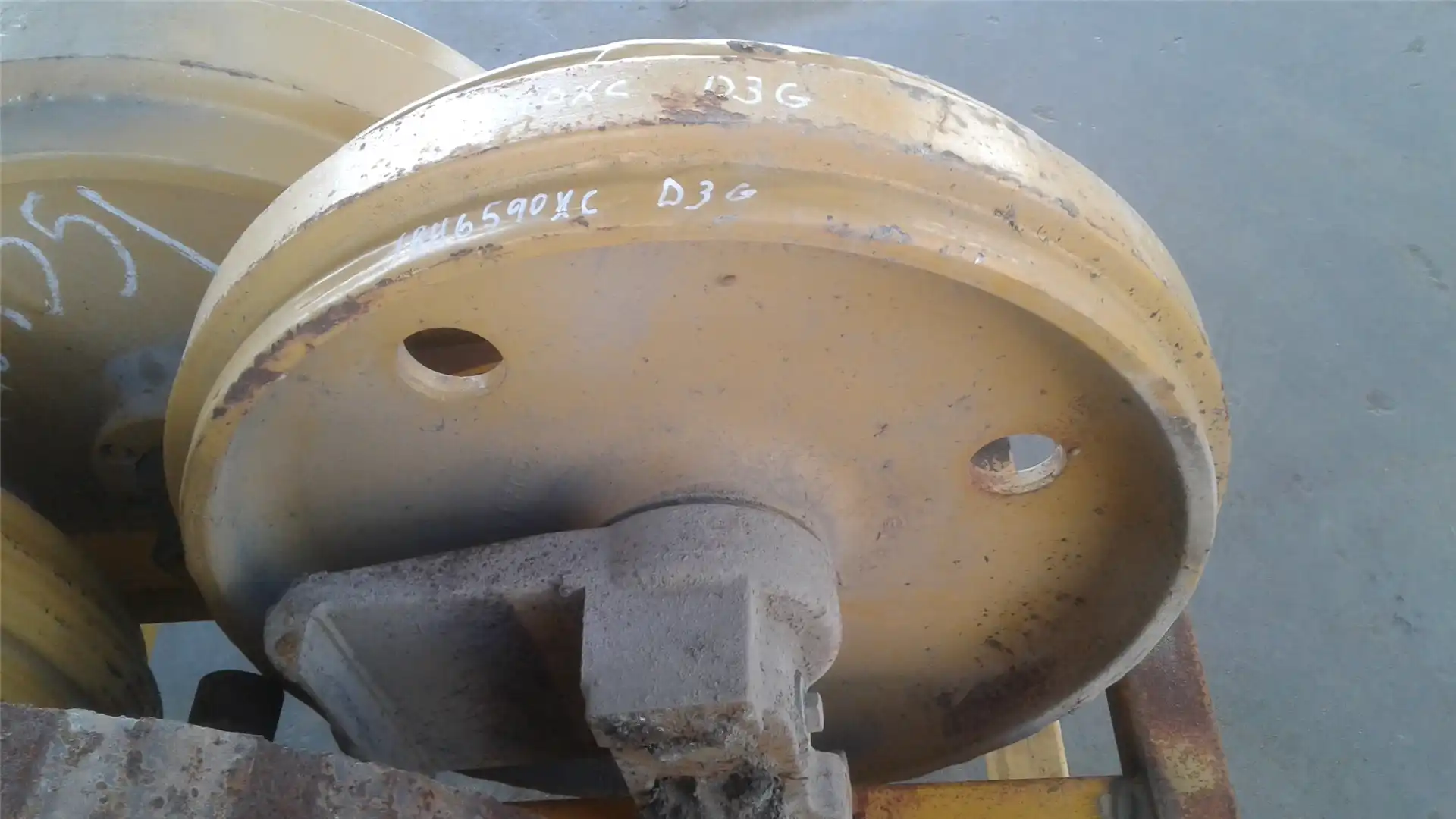 USED RH IDLER image 2