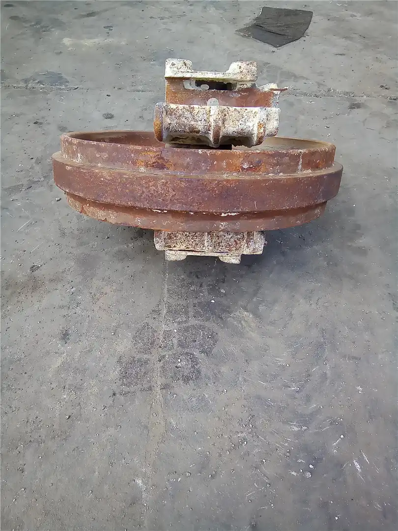 USED LH IDLER image 2