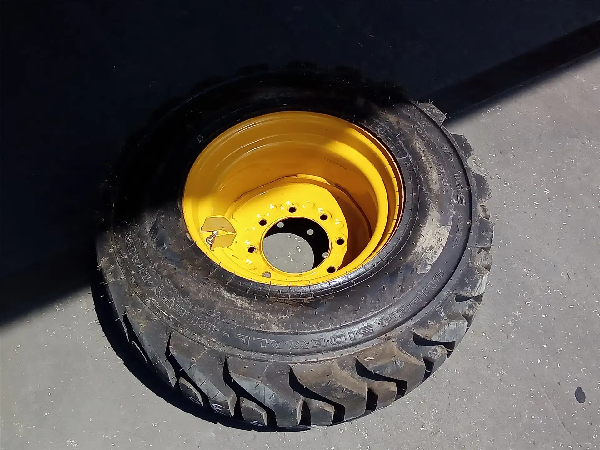 USED TIRE RIM GP image 3