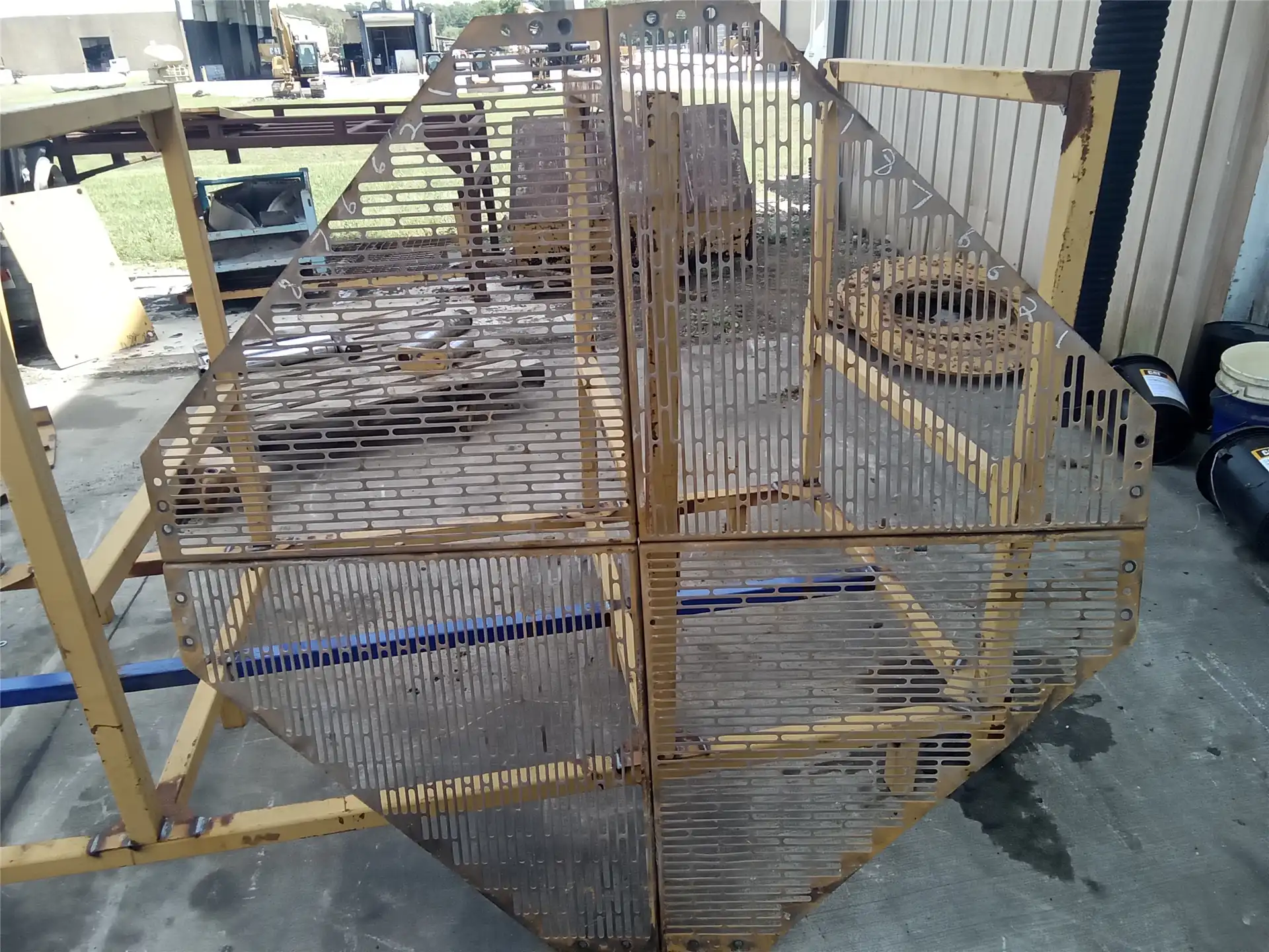USED FAN GUARD indicator image 1