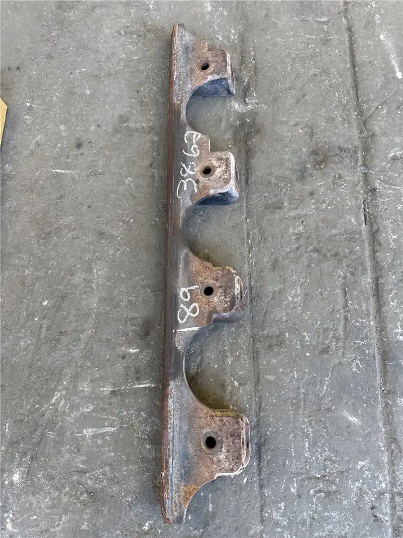 USED TRACK GUARDS indicator image 1