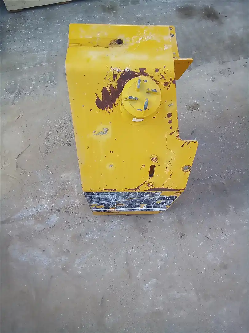 USED HYD TANK image 2
