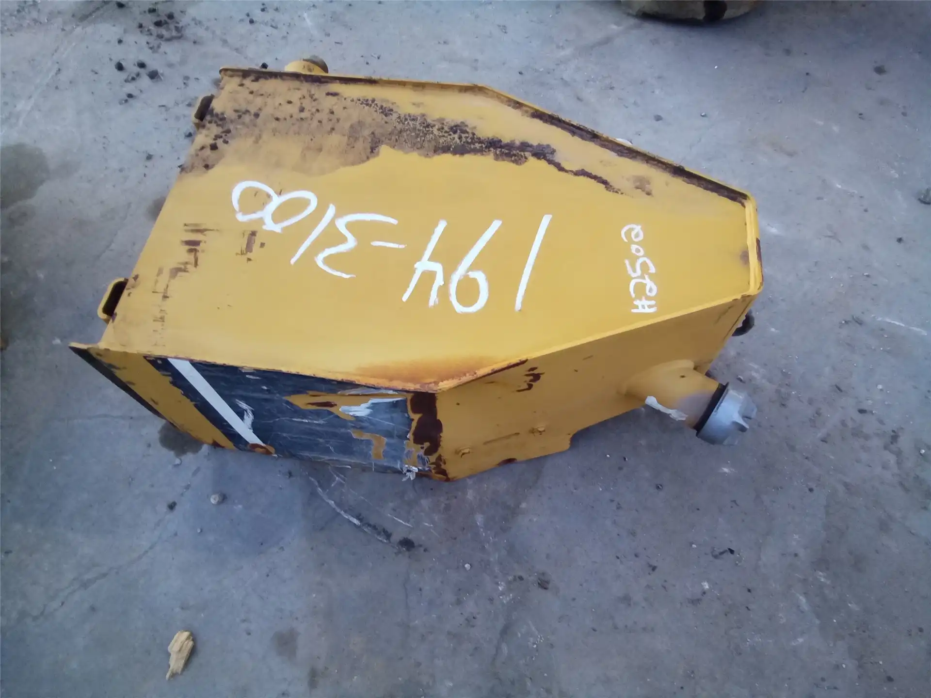 USED HYD TANK indicator image 1