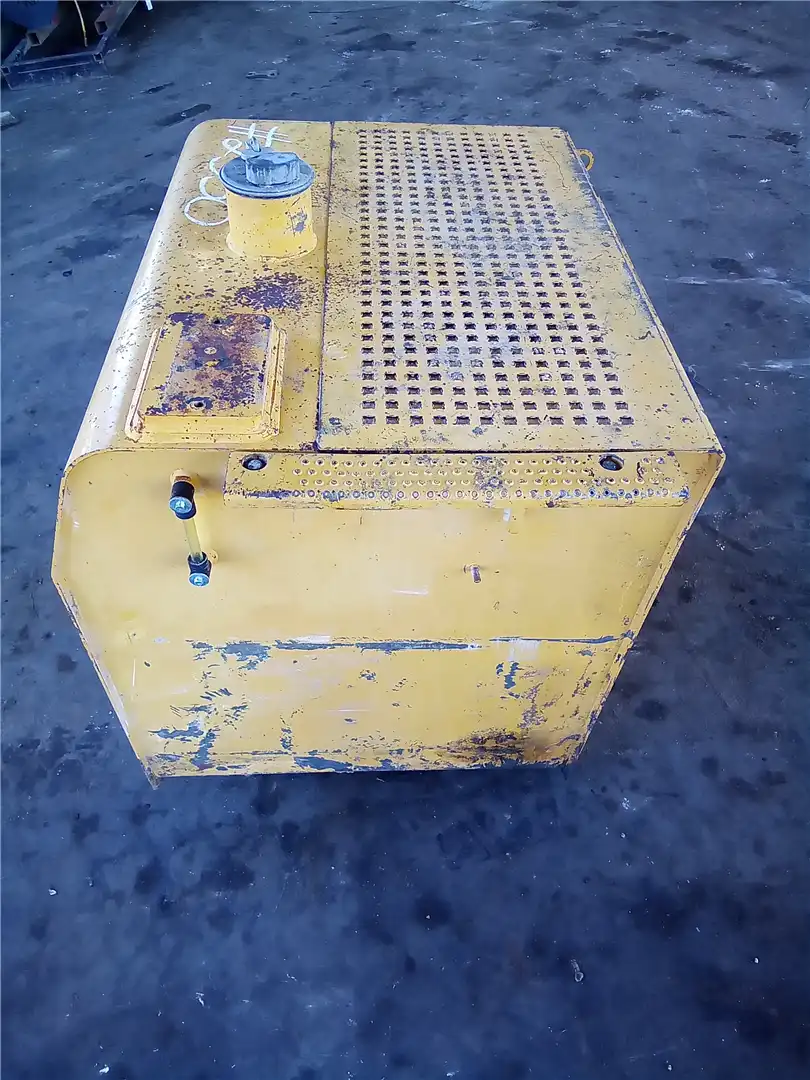 USED FUEL TANK image 2