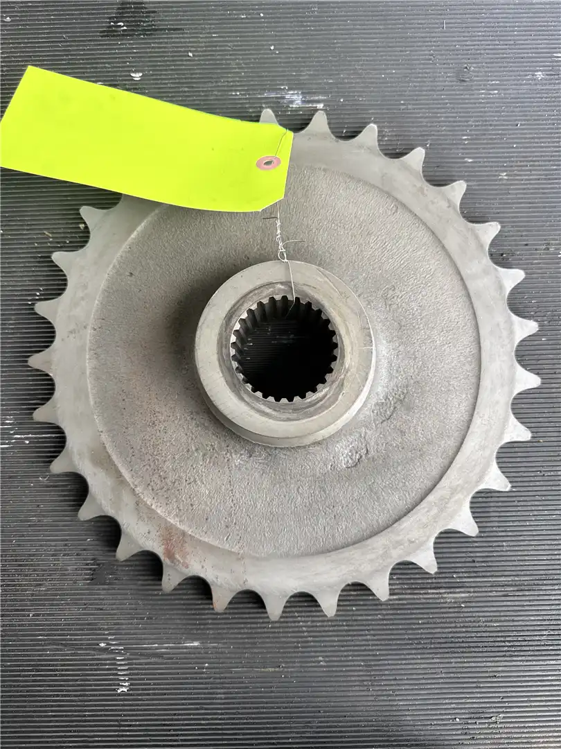 USED SPROCKET AXL image 2