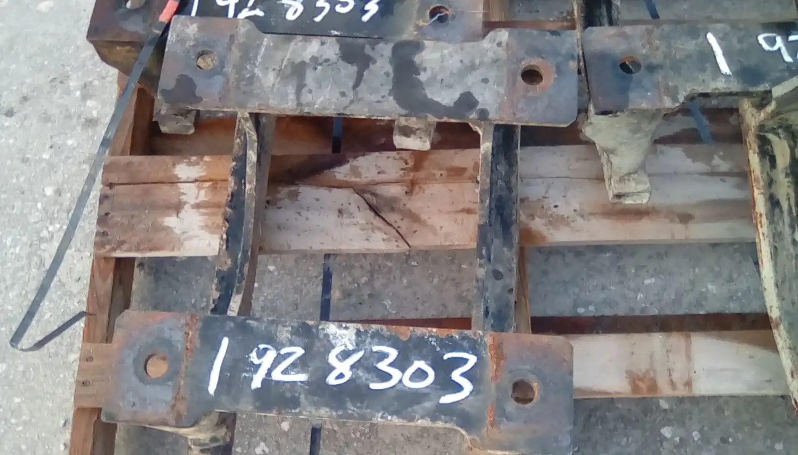 USED TRACK GUARD image 4